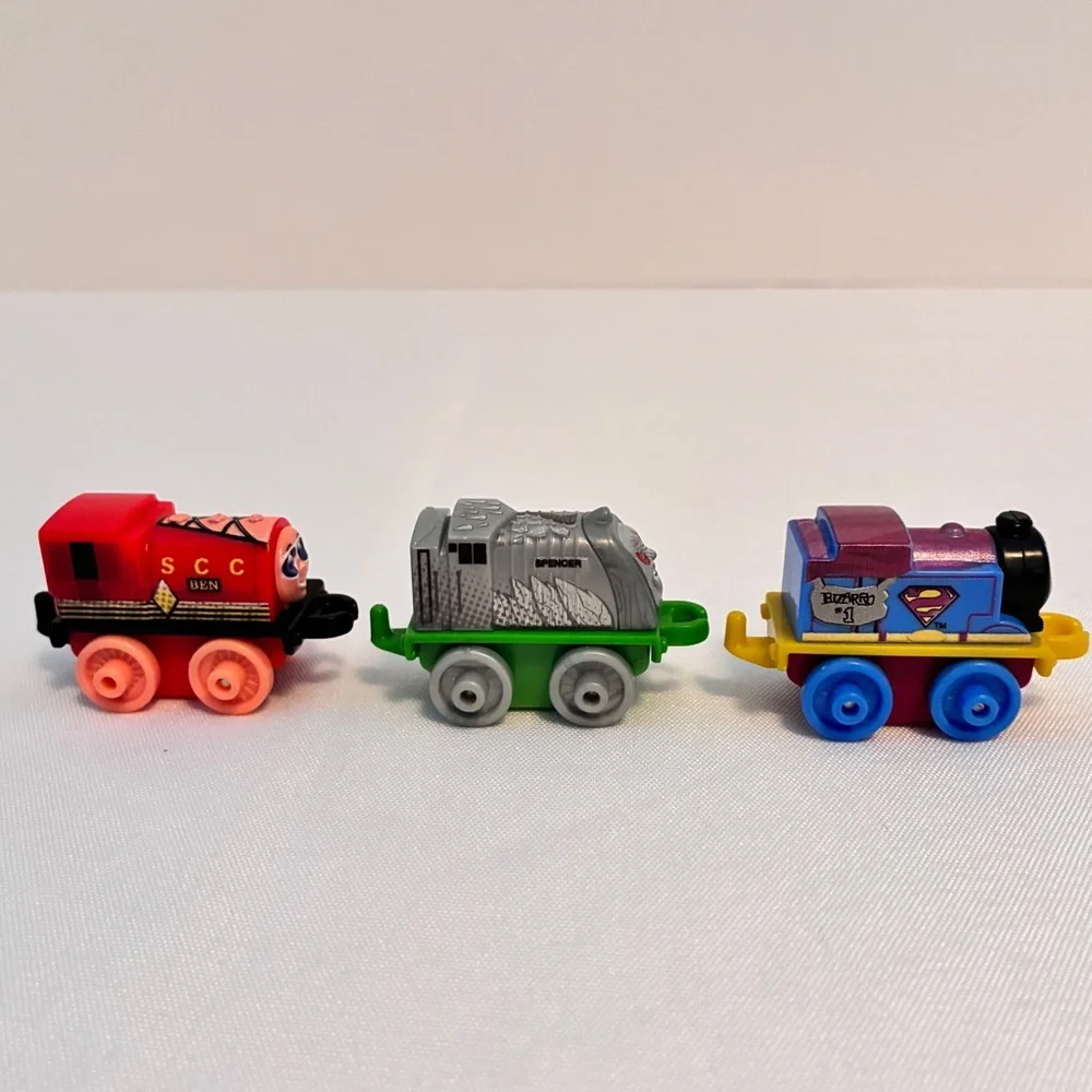 Fisher-Price Thomas & Friends DC Comics Minis Toy Train 3 Pack Miniature Trains